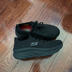 Skechers work shoes and i will ship in 24 hours
